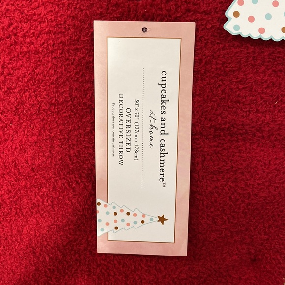 Cupcakes & Cashmere Oversized FALALA Throw - Picture 4 of 4